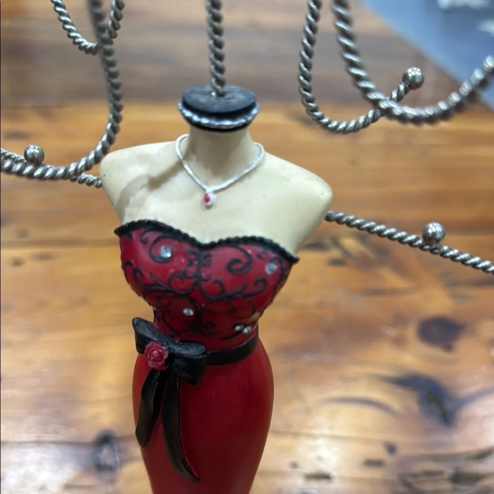 Red and Black red dress vintage Jewelry holder - Picture 8 of 9